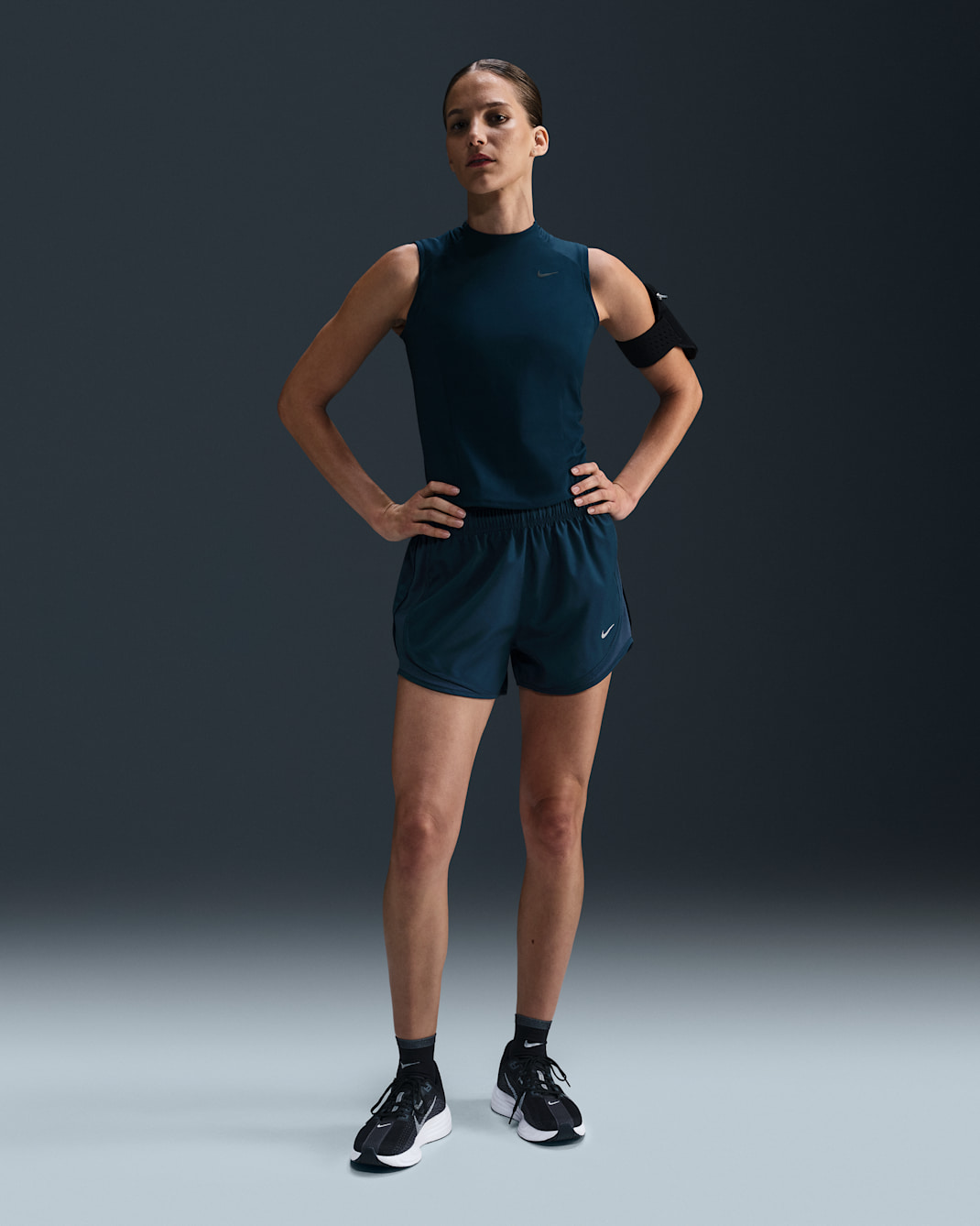 Shorts de correr Dri-FIT de tiro medio con forro de ropa interior para mujer Nike Tempo - Azul marino militar/Azul marino militar/Azul marino militar