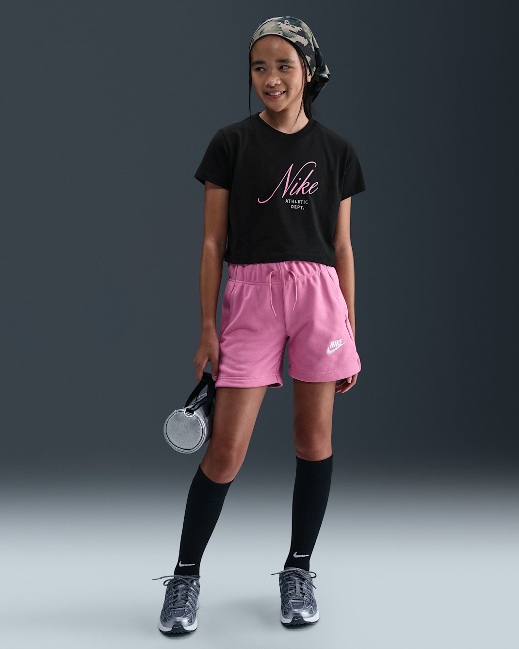 ナイキ スポーツウェア クラブ ジュニア (ガールズ) フレンチテリー ショートパンツ - マジックフラミンゴ/ホワイト