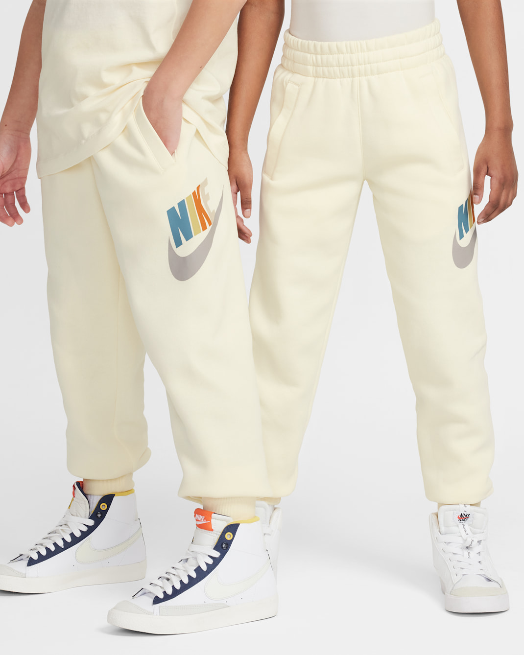 Joggers para niños talla grande Nike Club Fleece - Leche de coco