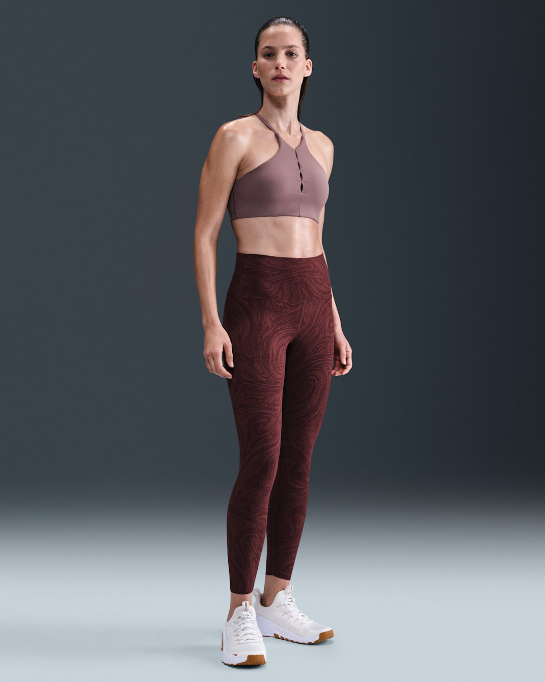 Leggings estampados de tiro alto de 7/8 para mujer Nike Zenvy - Burdeos enérgico/Rojo team oscuro/Blanco