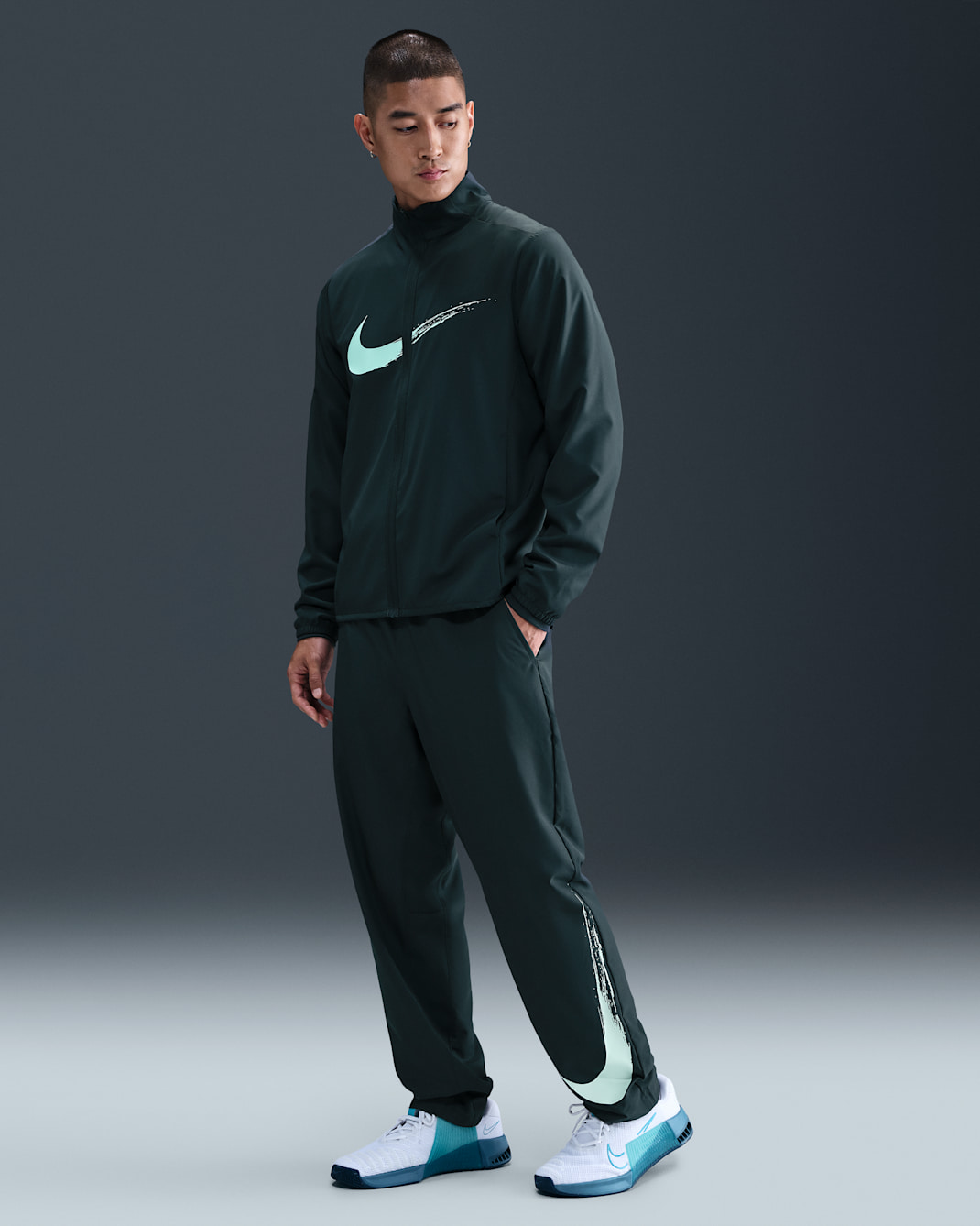 Nike Form Men's Dri-FIT Open-Hem Versatile Pants - Seaweed/Mint Foam