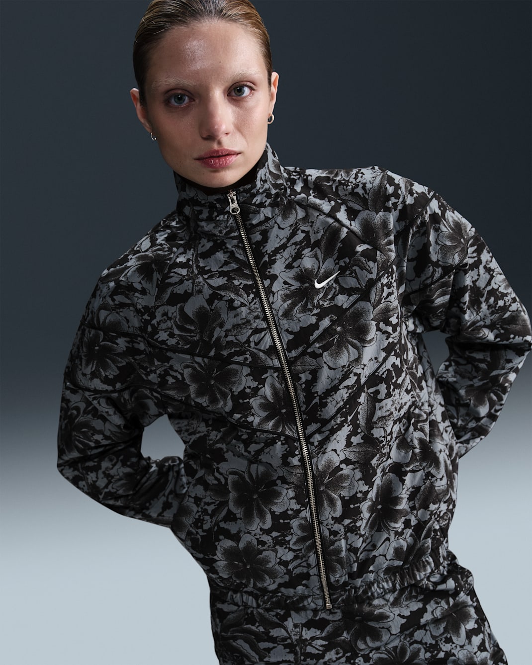 Nike Sportswear Windrunner Women's Loose UV Protection Woven Full-Zip Printed Jacket - Black