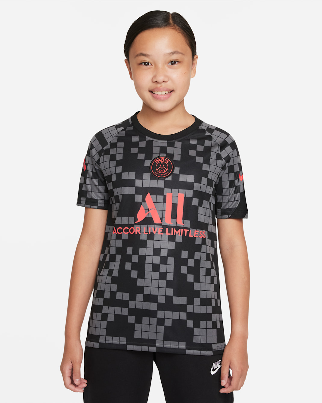 เสื้อฟุตบอลก่อนลงแข่งเด็กโต Nike Dri-FIT Paris Saint-Germain - ดำ/ดำ/ดำ/Siren Red