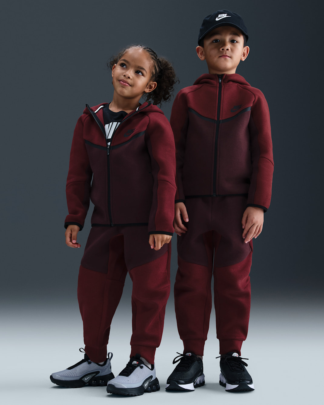 Nike Sportswear tweedelige set van Tech Fleece met rits over de hele lengte voor kleuters - University Red