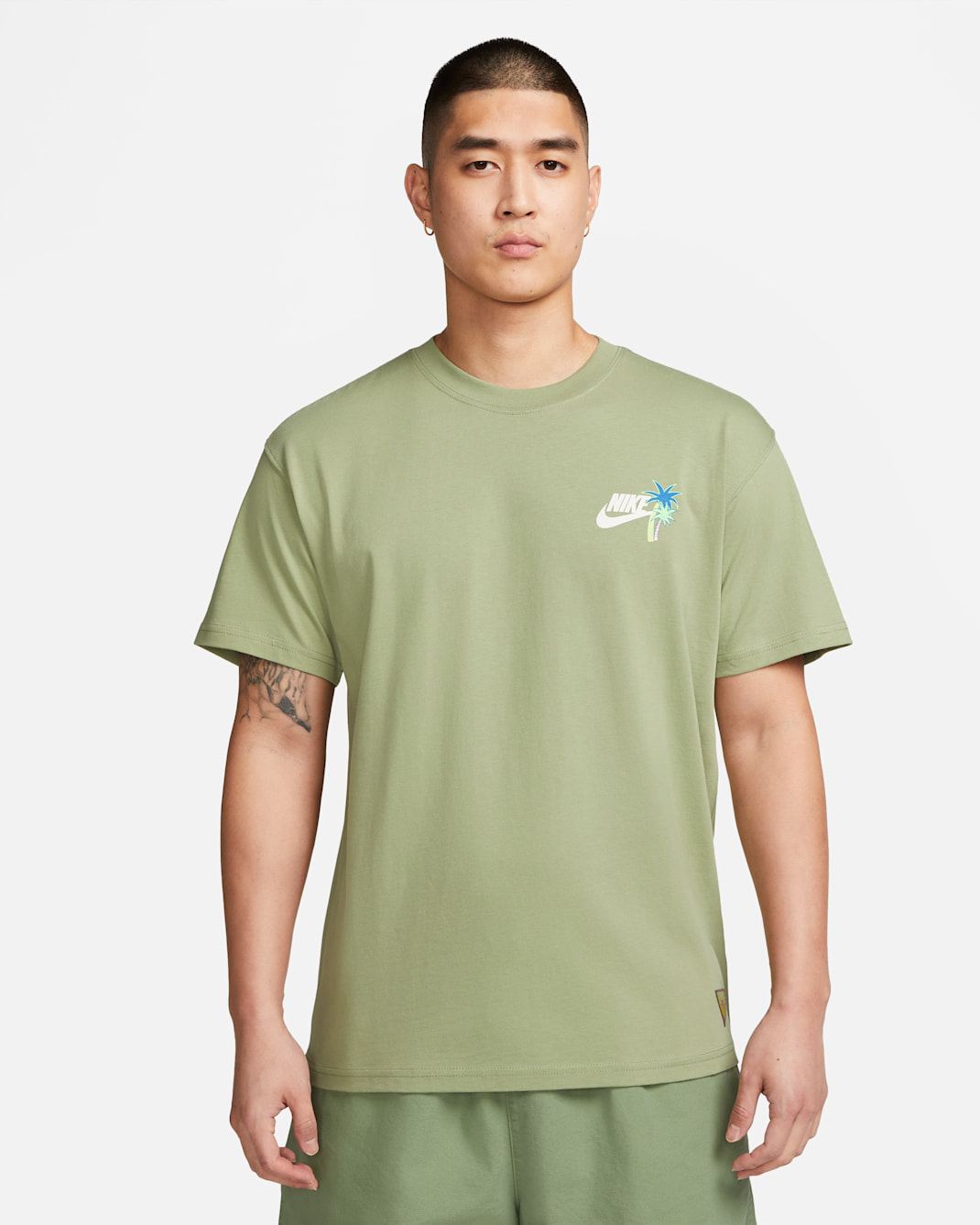 เสื้อยืดผู้ชาย Nike Sportswear - Oil Green