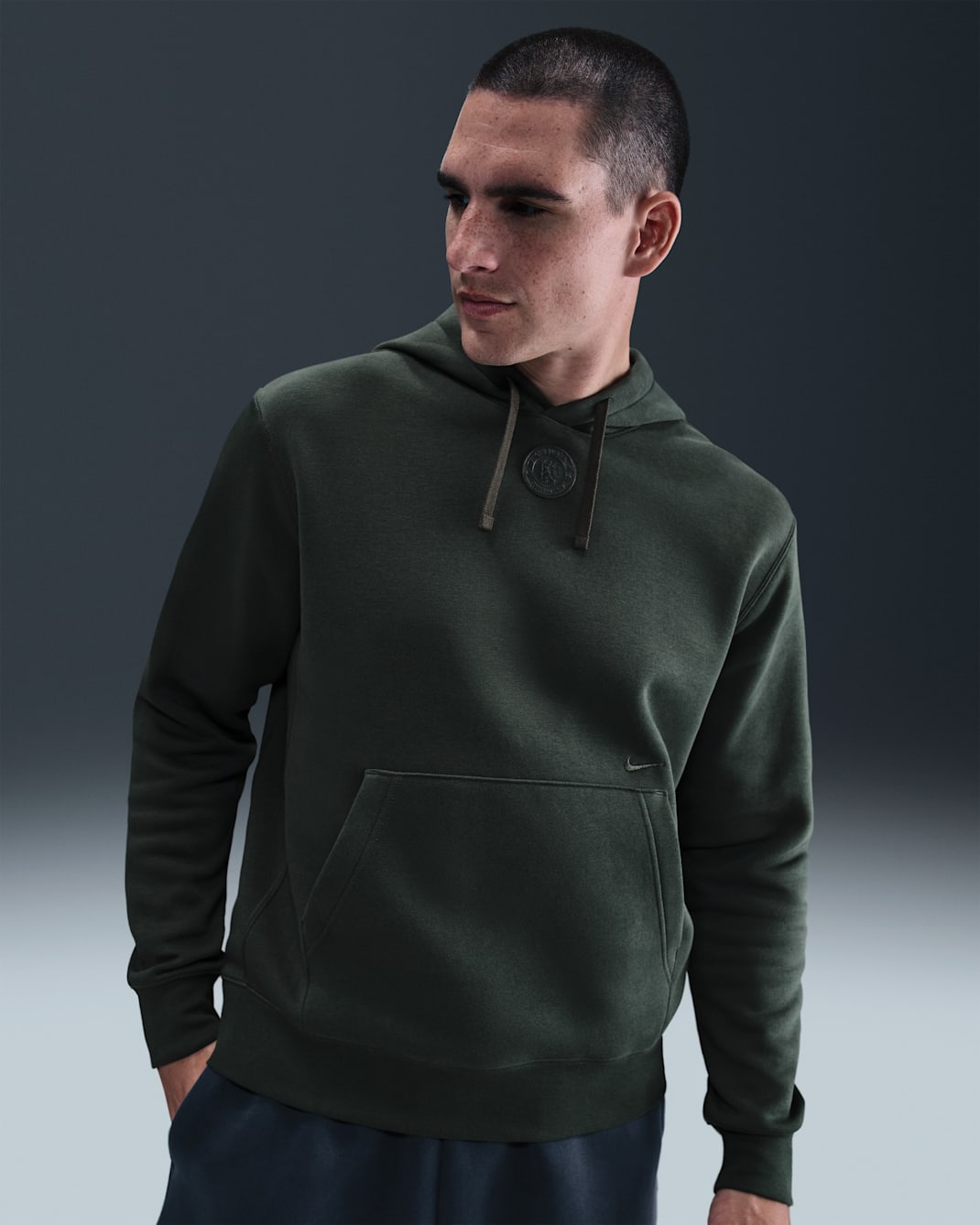 Chelsea FC Club Men's Nike Soccer Pullover Hoodie - Outdoor Green/Outdoor Green