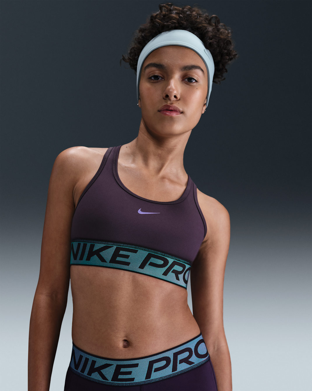 Nike Pro Swoosh Older Kids' Sports Bra with Shine Accents - Cave Purple/Black