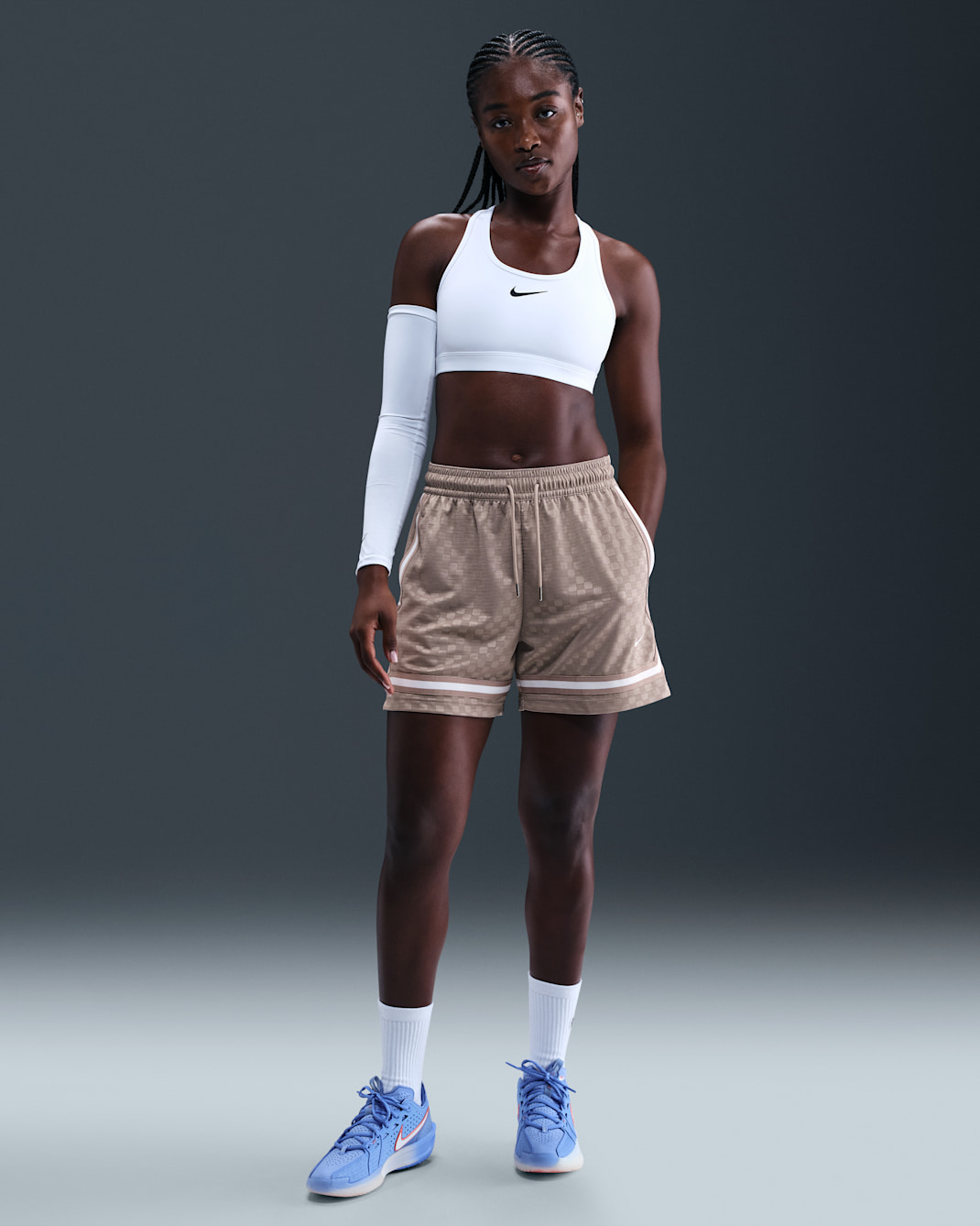 Nike Crossover Dri-FIT basketshorts til dame - Malt/Malt/Hvit