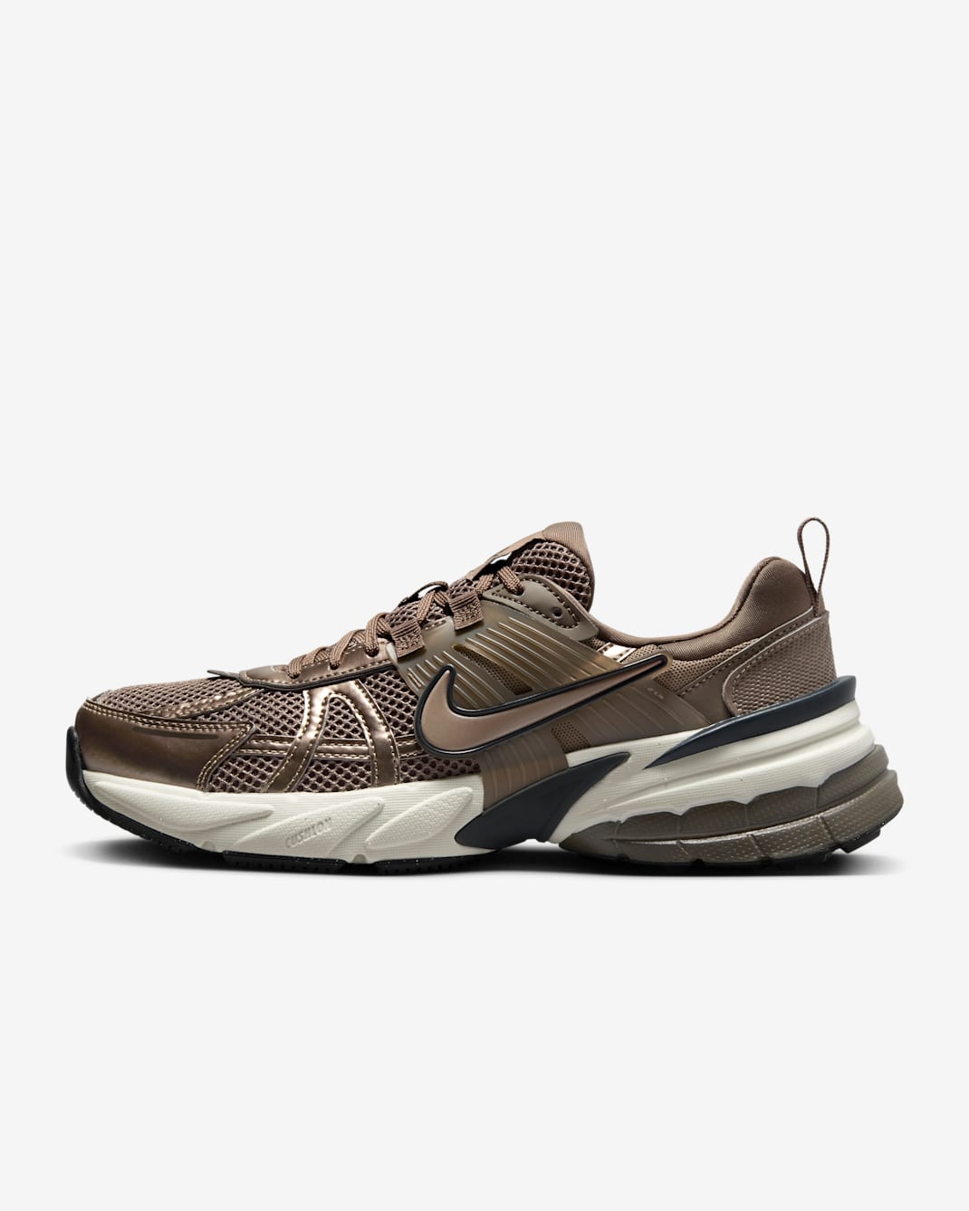 Tenis con detalles reflejantes para mujer Nike V2K Run - Marrón visón/Mineral de hierro/Antracita team/Marrón visón