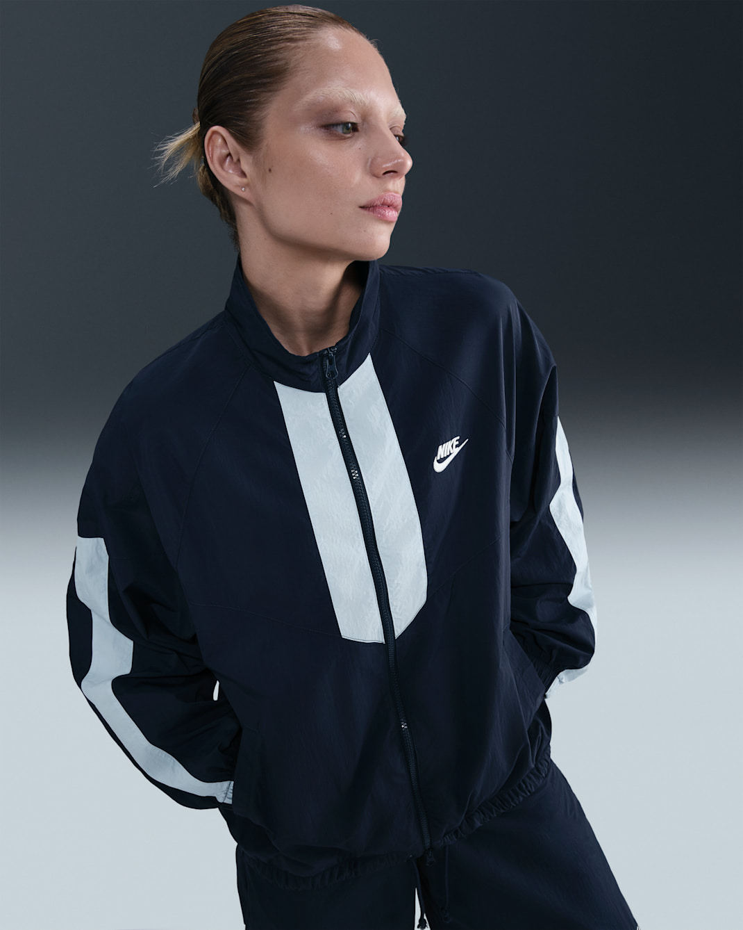 Nike Sportswear Windrunner Women's Oversized Jacket - Midnight Navy/Celestine Blue/Sail