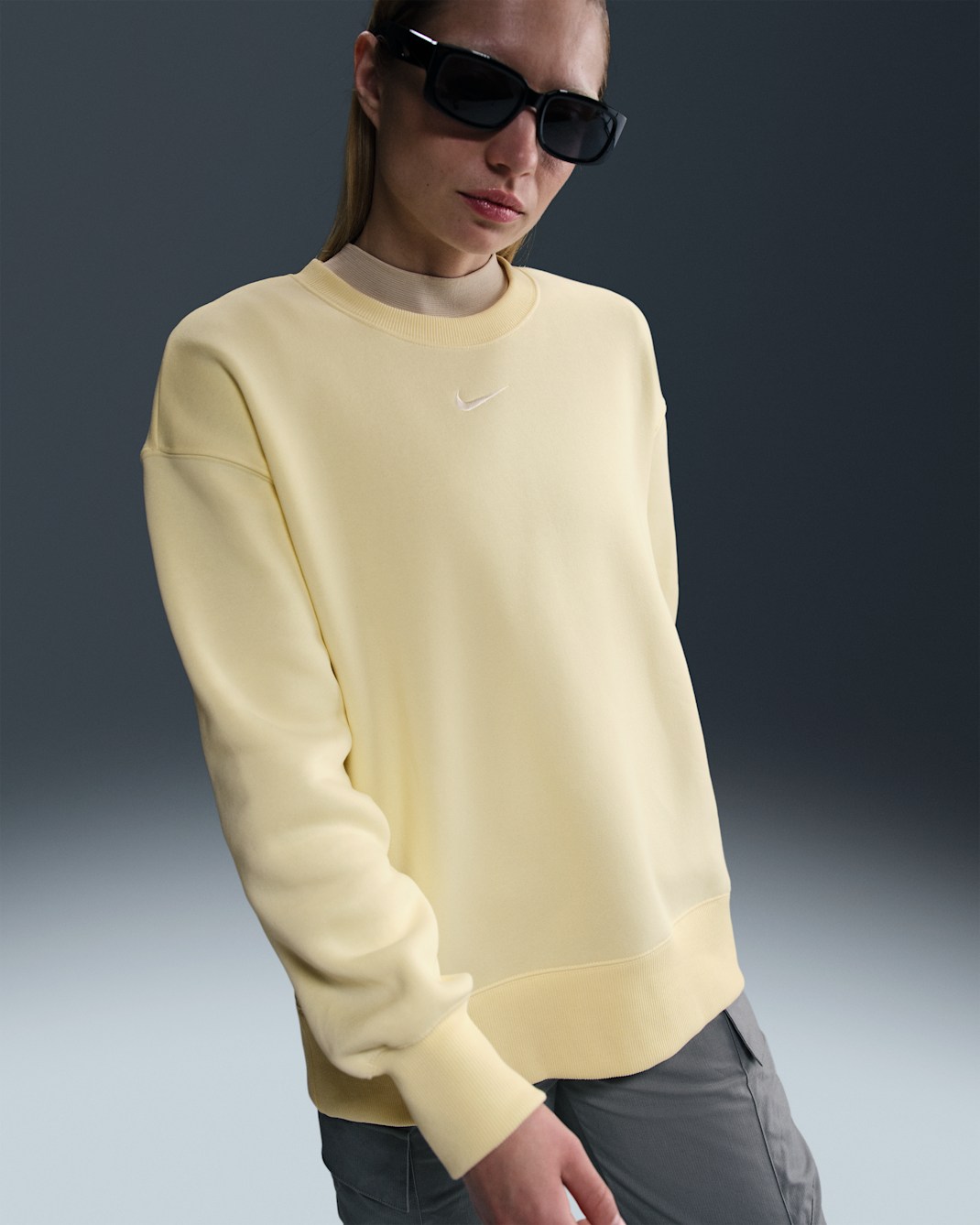 Nike Sportswear Phoenix Fleece Women's Oversized Crew-Neck Sweatshirt - Alabaster/Sail