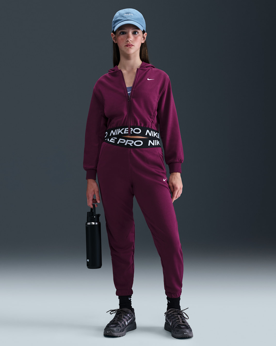 Nike Pro Fleece Older Kids' (Girls') Dri-FIT Joggers - Bordeaux/Bordeaux/Black/White