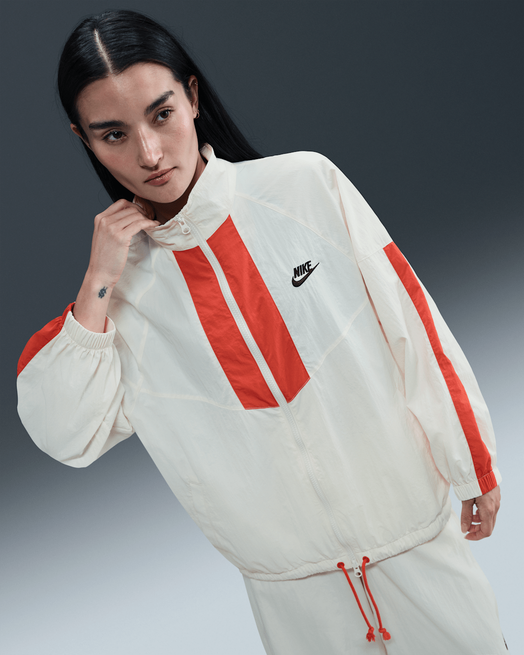 Nike Sportswear Windrunner Women's Oversized Jacket - Sail/Picante Red/Black