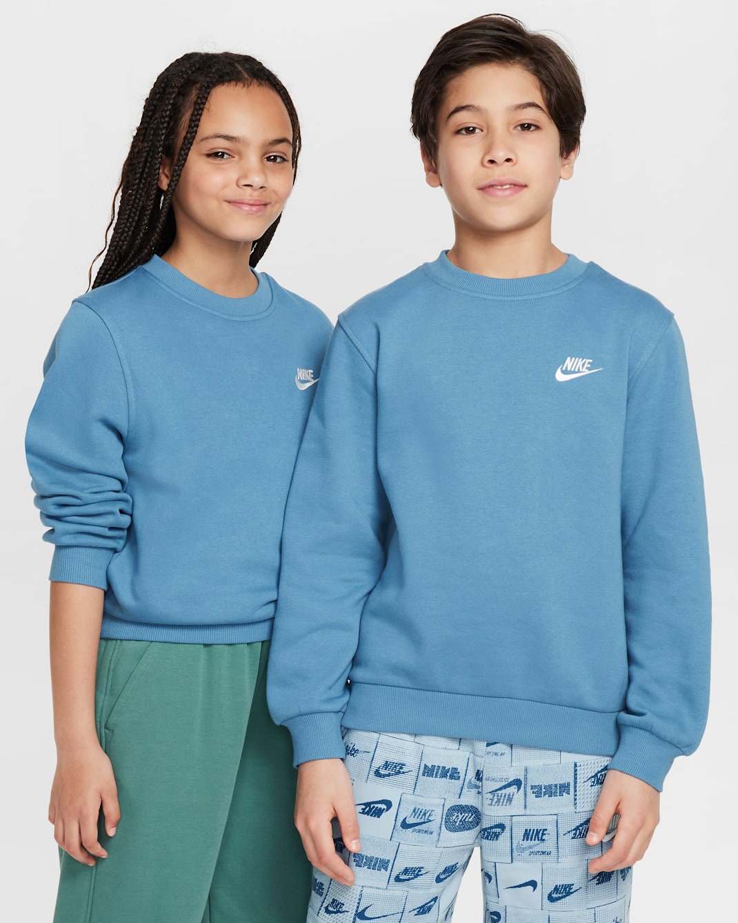 Nike Sportswear Club Fleece Older Kids' Sweatshirt - Aegean Storm/White