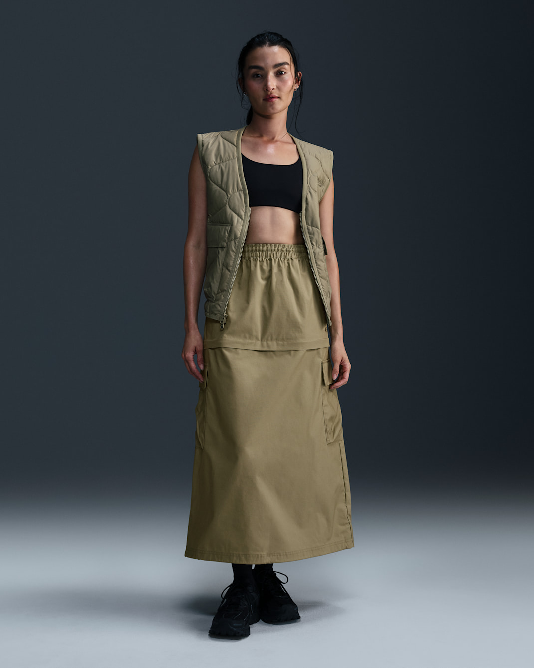 ナイキ スポーツウェア ウィメンズ ミッドライズ ウーブン カーゴ ミディ スカート - ニュートラルオリーブ/ミディアムオリーブ