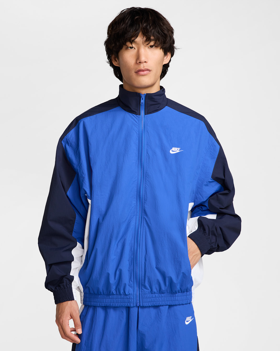 ナイキ クラブ メンズ オーバーサイズド ウーブン トラックジャケット - ゲームロイヤル/オブシディアン/ホワイト/ホワイト