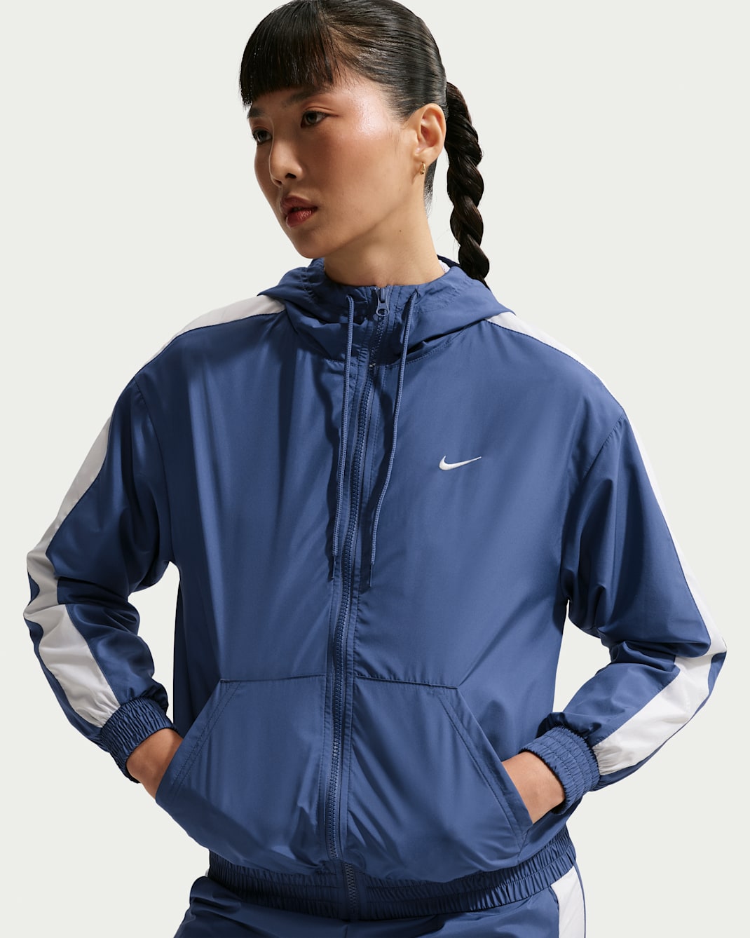 나이키 스포츠웨어 클래식 우븐 여성 루즈 UV 프로텍션 후드 재킷 - 미스틱 네이비/화이트/세일