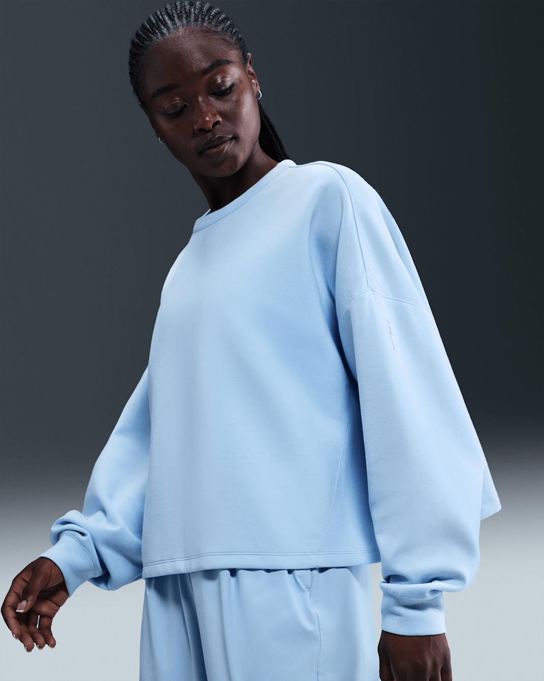 Playera Dri-FIT oversized de cuello redondo para mujer Nike 24.7 ImpossiblySoft - Azul celestino/Azul psíquico
