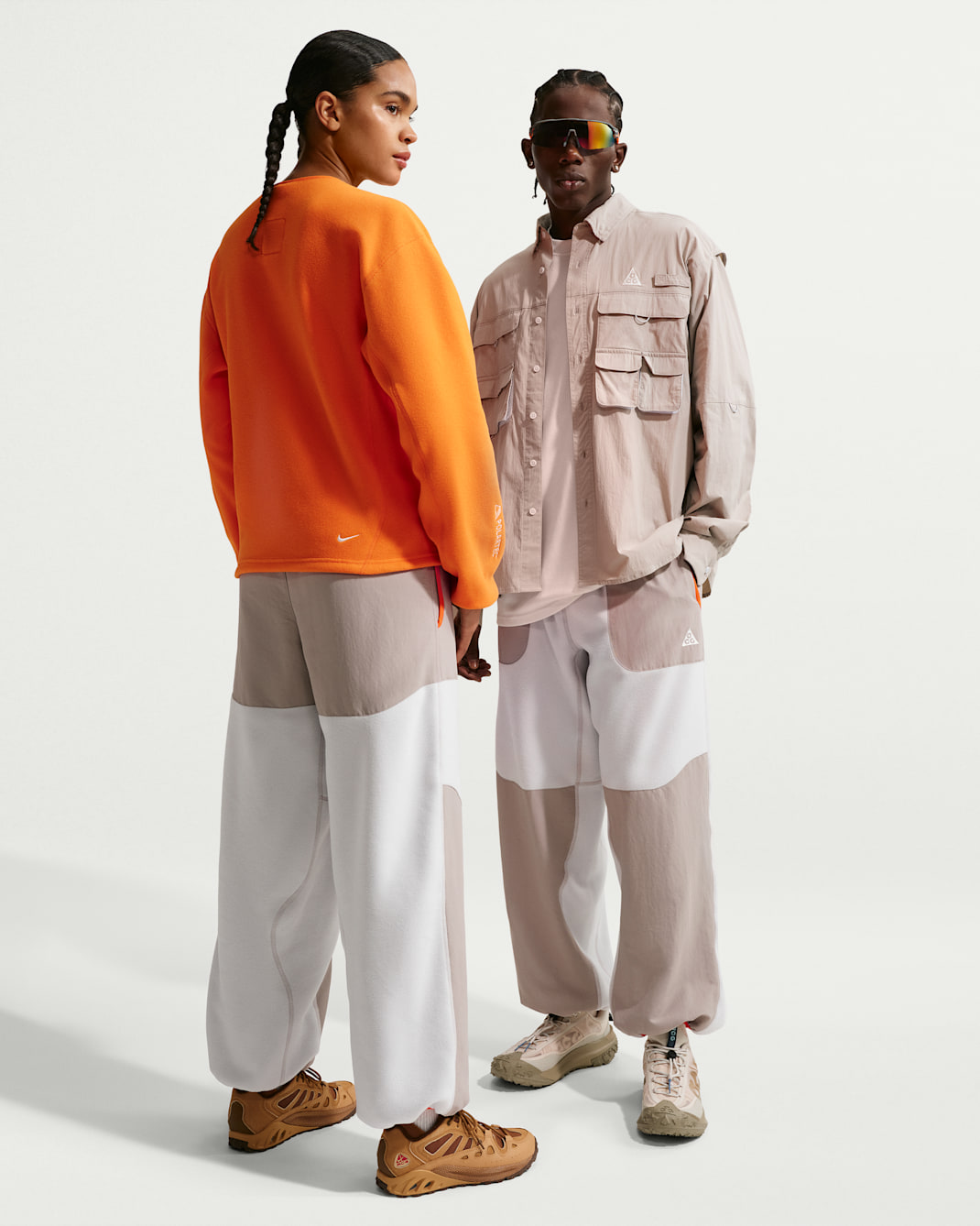 Nike ACG "Wolf Tree" Plus Fleece Pants - Photon Dust/College Grey/Vivid Purple/Summit White