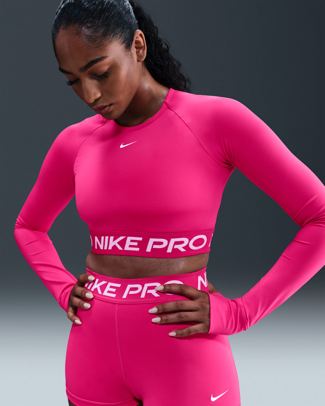Nike Pro Dri-FIT verkürztes Longsleeve (Damen) - Rush Pink/Weiß