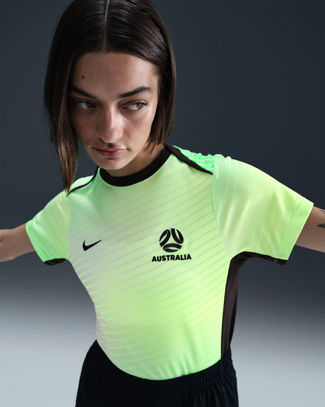 Haut de foot à manches courtes d'avant-match Nike Dri-FIT Australie Academy Pro pour femme - Poison Green/Night Forest/Night Forest