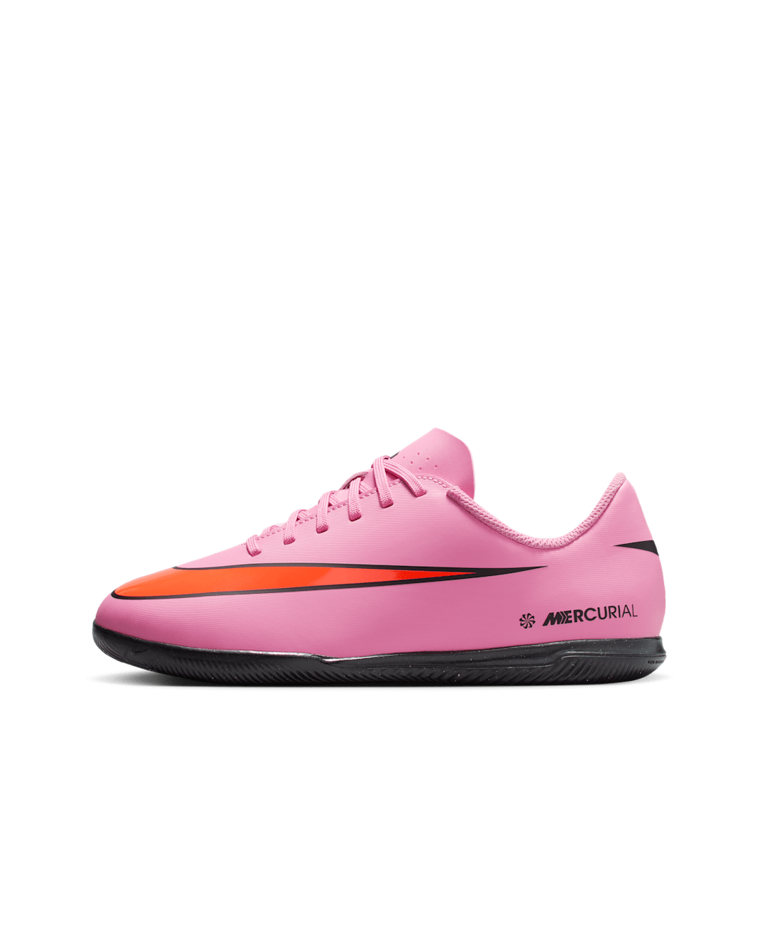 Tacos de fútbol para cancha cubierta de corte low para niños de preescolar y grandes Nike Jr. Mercurial Vapor 16 Club - Flamenco mágico/Carmesí total/Negro