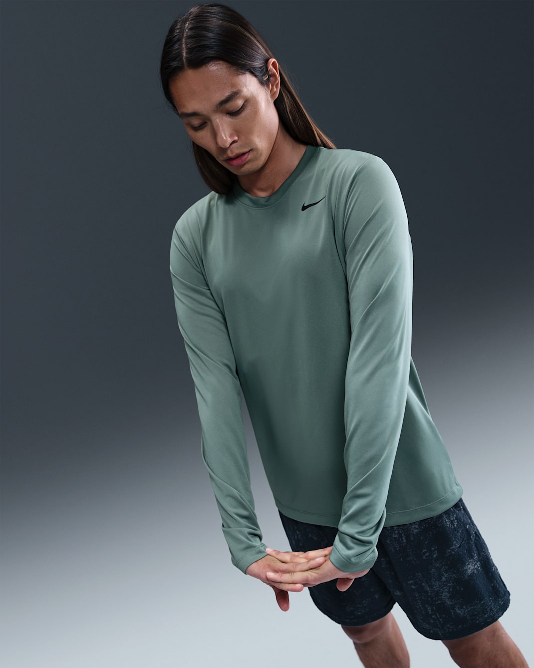 ナイキ Dri-FIT レジェンド メンズ ロングスリーブ フィットネストップ - クレイグリーン/ブラック