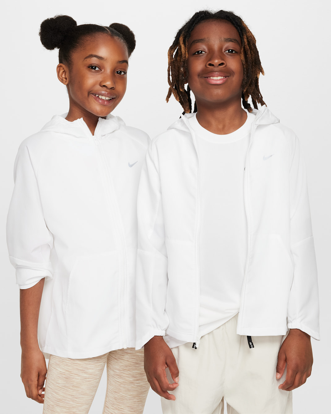 Nike Dri-FIT UV Trainingsjacke (ältere Kinder) - Weiß