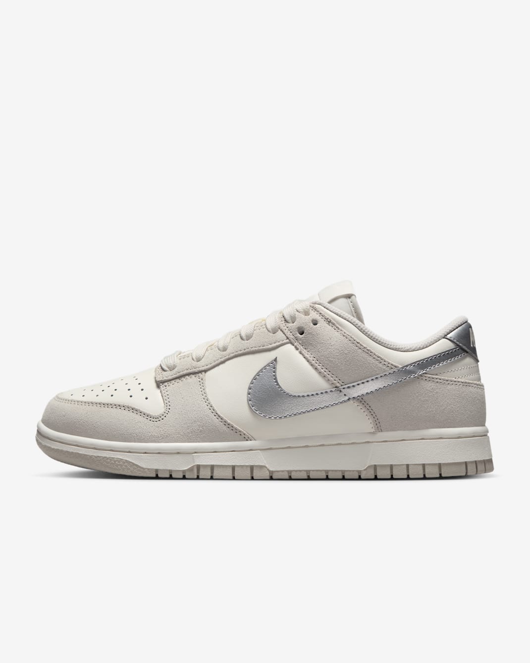 Nike Dunk Low damesko - Sail/Light Bone/Metallic Silver