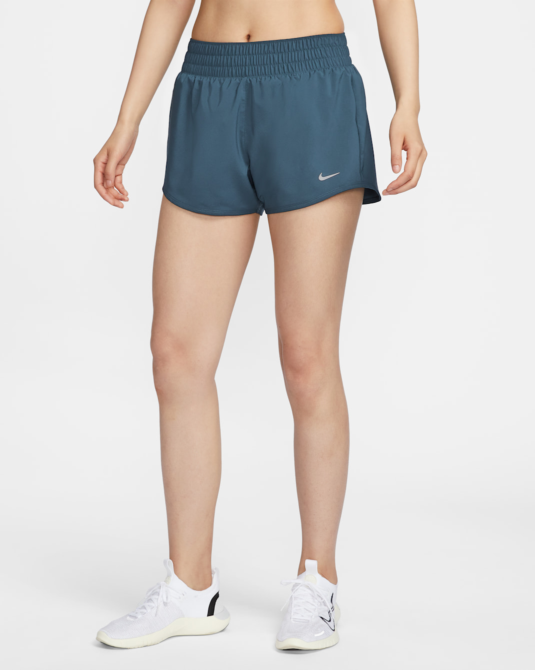 กางเกงขาสั้นเอวปานกลาง 3 นิ้วมีซับในผู้หญิง Nike Dri-FIT One - Armory Navy