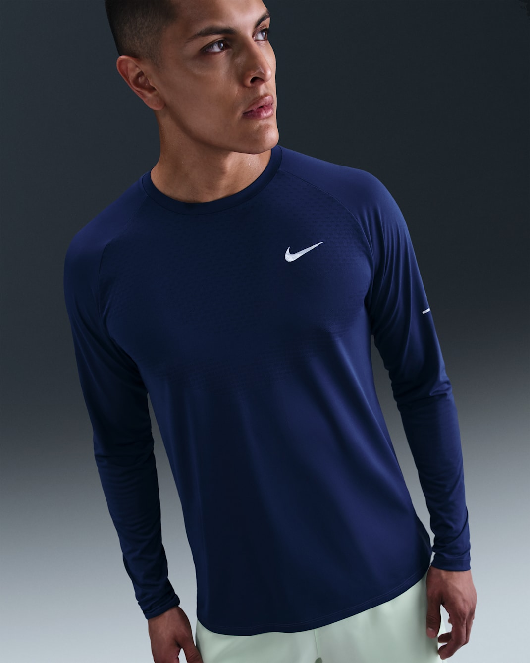 Playera de correr de manga larga Dri-FIT ADV para hombre Nike Stride - Azul vacío