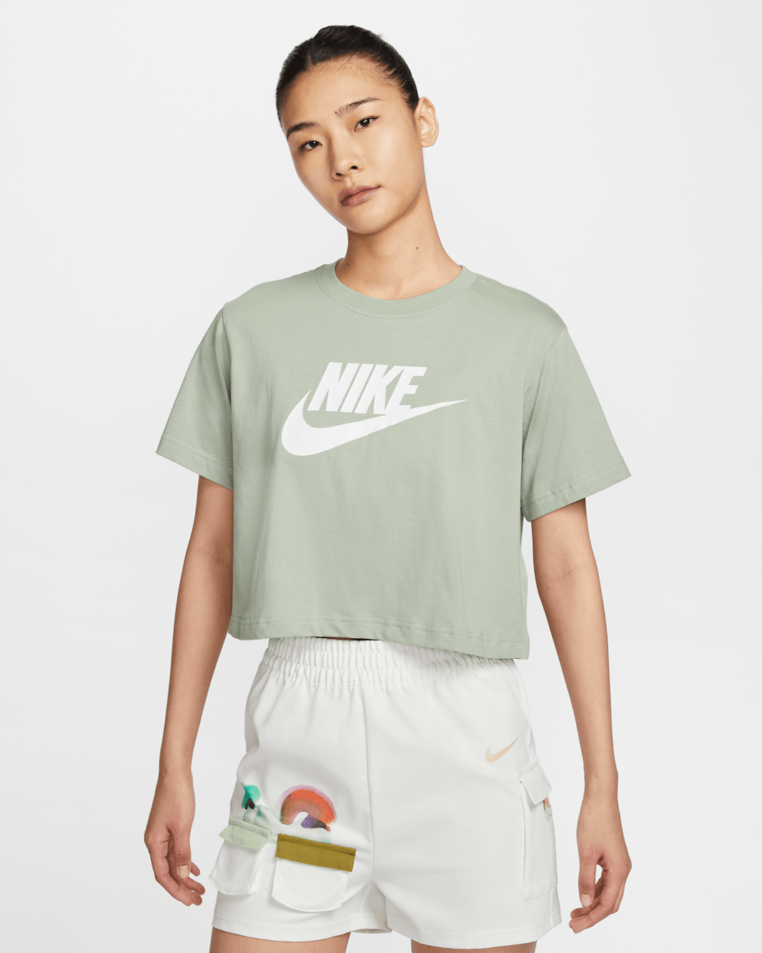 เสื้อยืดเอวลอยผู้หญิง Nike Sportswear Essential - Jade Horizon/ขาว