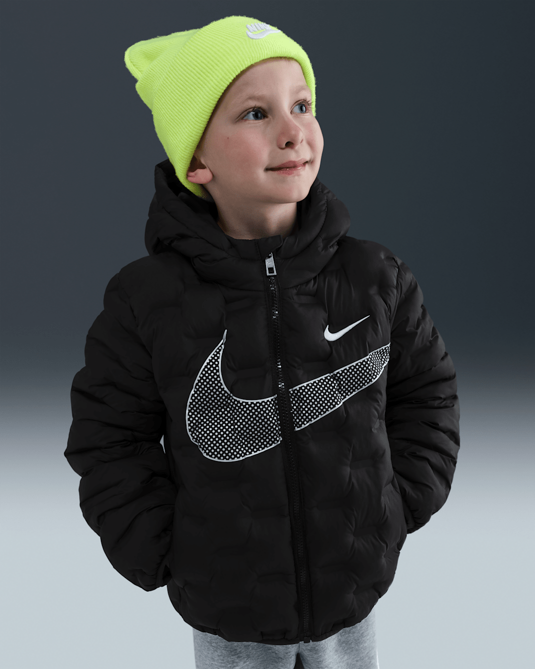Quiltet Nike-dynejakke uden sømme til mindre børn - sort
