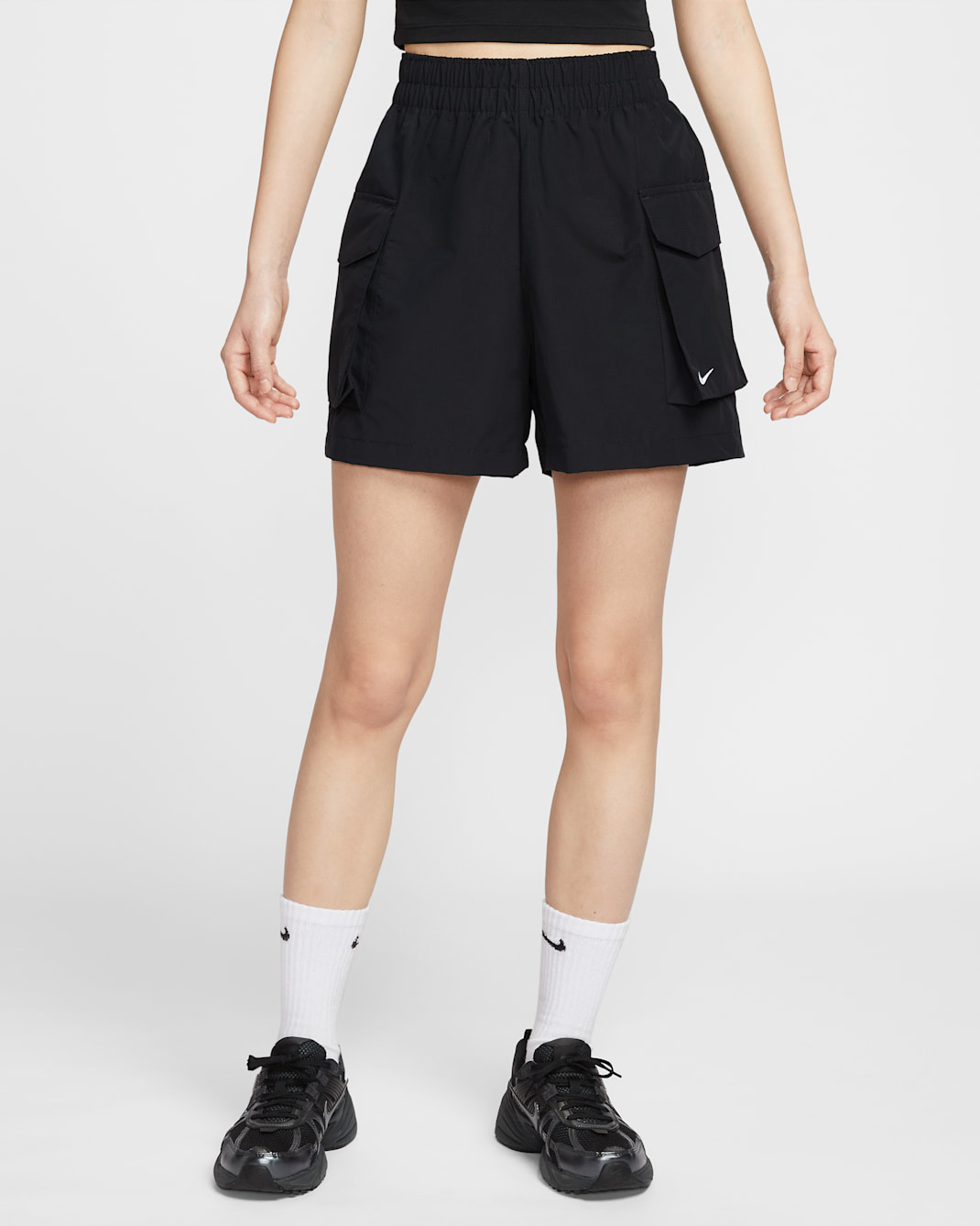 Nike Sportswear Essential Woven Women's High-Waisted 12.5cm (approx.) Cargo Shorts - Black/White