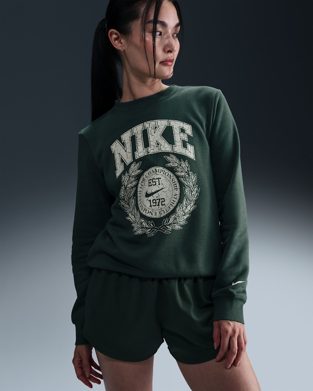 Nike Sportswear Club Fleece Women's Crew-Neck Sweatshirt - Vintage Green/Sea Glass