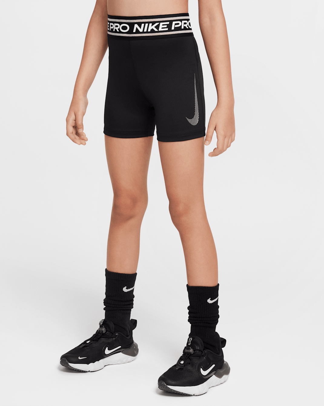 Nike Pro Girls' 7.5cm (approx.) Shorts - Black/White