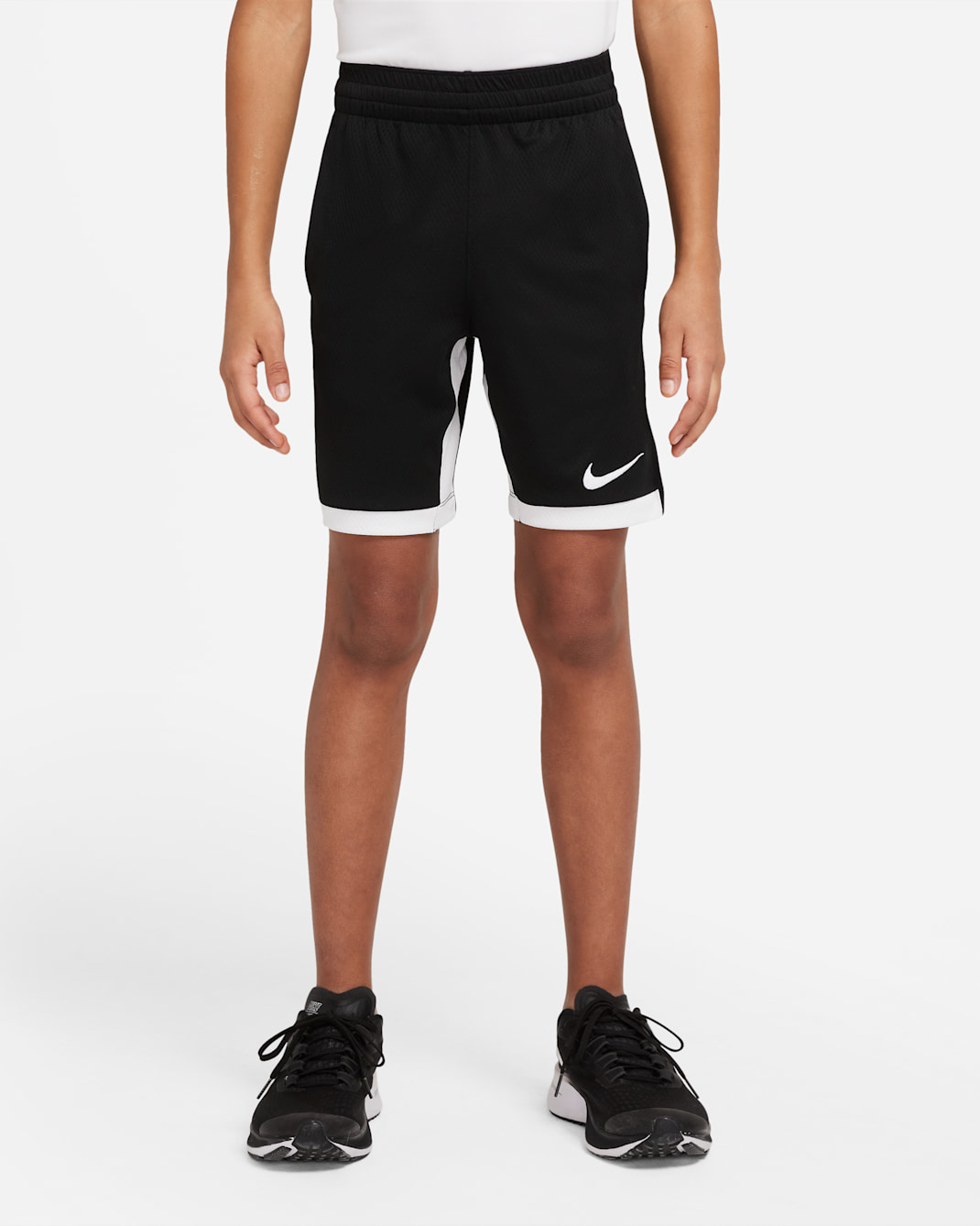 Nike Trophy Older Kids' (Boys') Training Shorts - Black/White/White