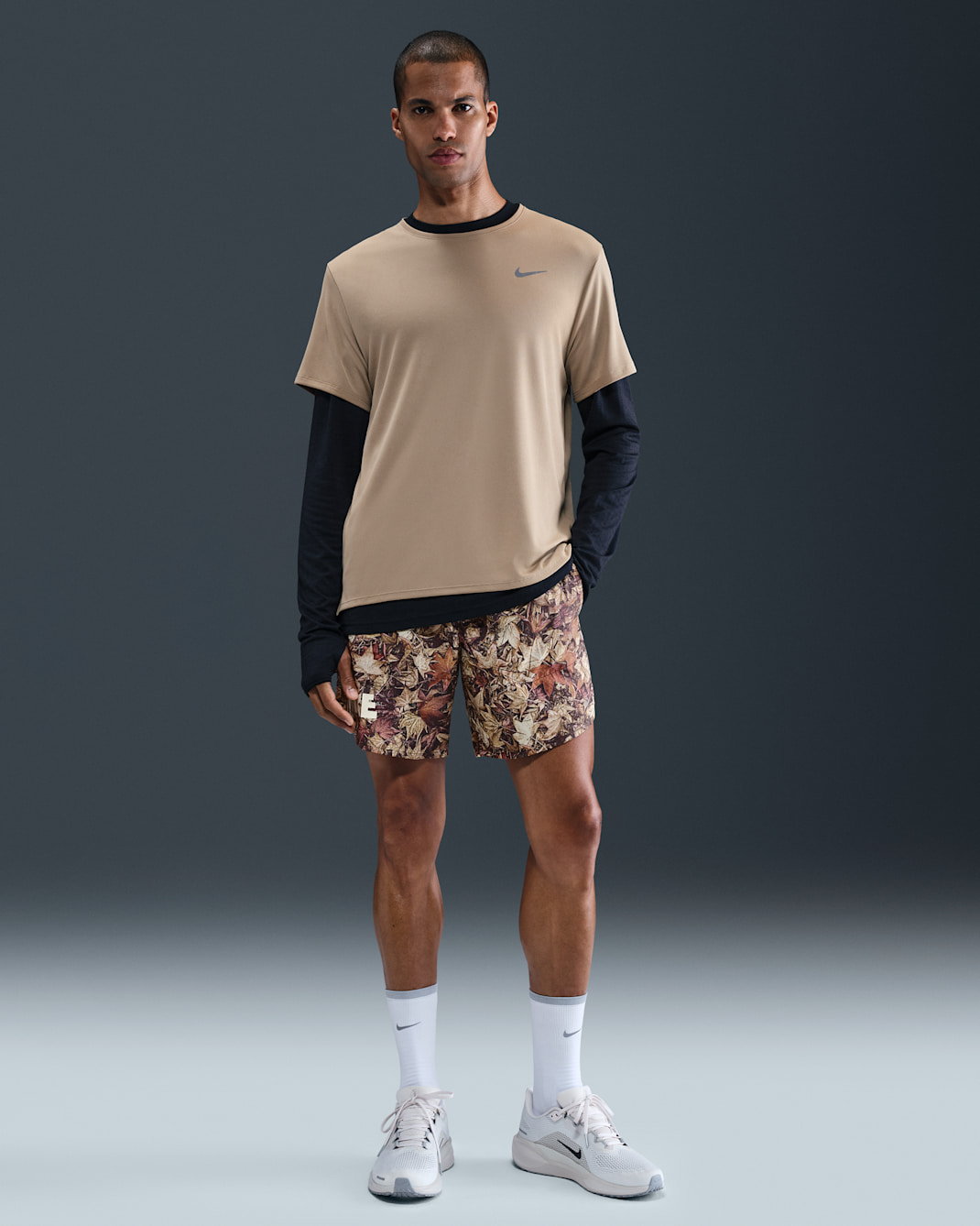 Nike Stride Men's Dri-FIT 18cm (approx.) Brief-Lined Printed Running Shorts - Black/White/Hemp