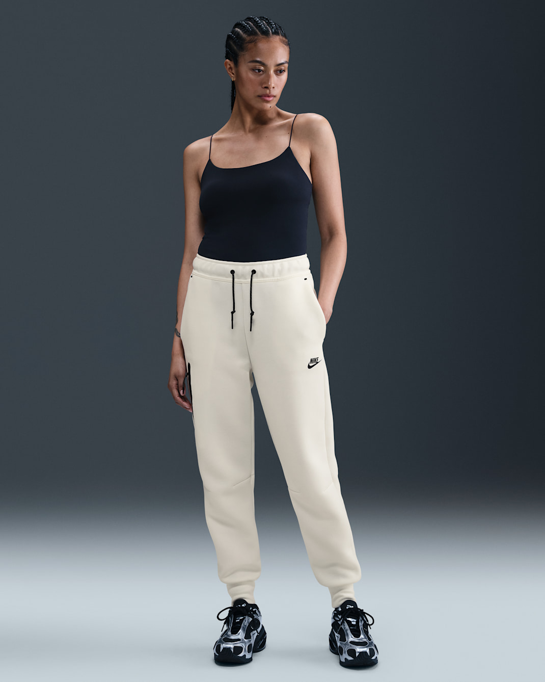 Nike Sportswear Tech Fleece joggingbroek met halfhoge taille voor dames - Sail/Zwart