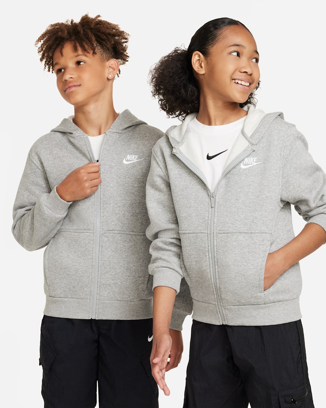 Nike Sportswear Club Fleece Kapuzenjacke für ältere Kinder - Dark Grey Heather/Base Grey/Weiß