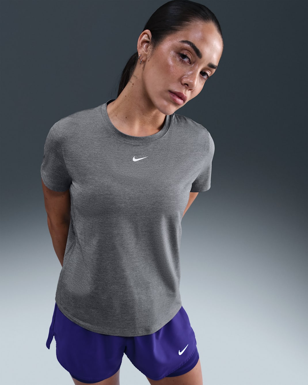 Nike One Classic Dri-FIT Kurzarm-Oberteil für Damen - Smoke Grey/Heather/Weiß
