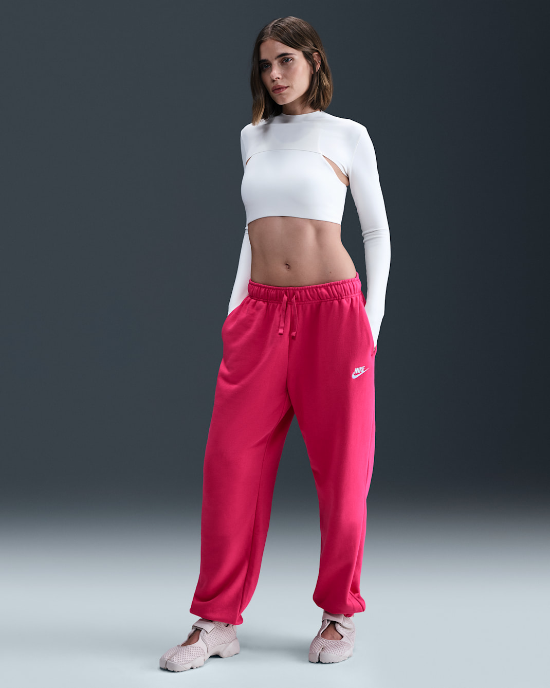 Pants de entrenamiento oversized de tiro medio para mujer Nike Sportswear Club Fleece - Rosa enérgico/Blanco