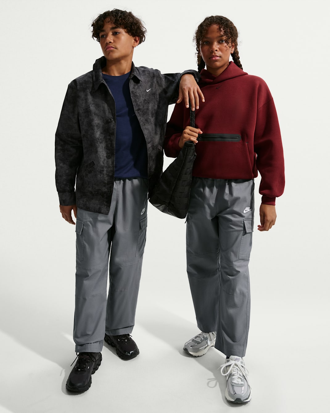 Vävda cargobyxor Nike Sportswear Club för ungdom - Smoke Grey/Vit