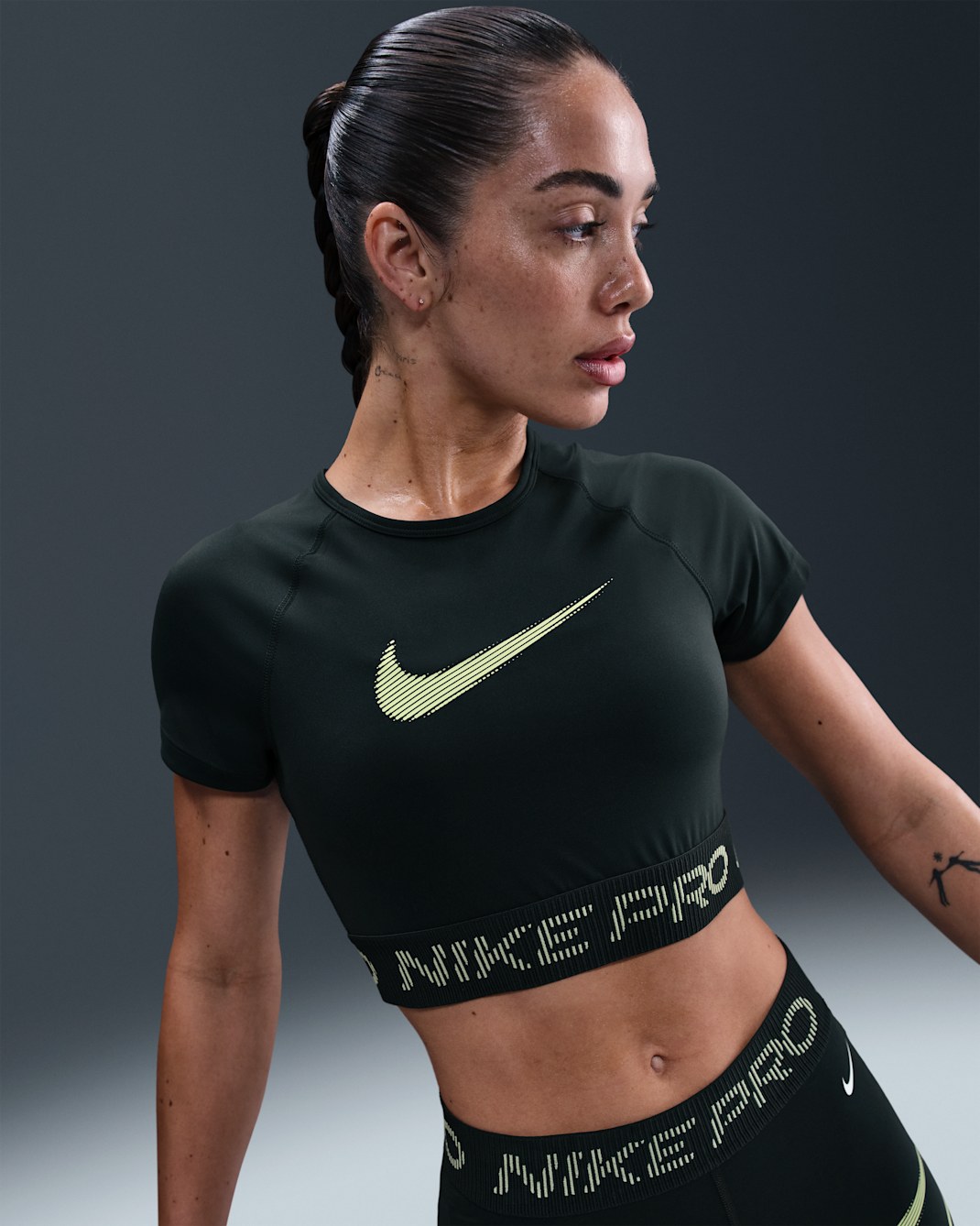 Nike Pro Women's Dri-FIT Short-Sleeve Cropped Graphic Top - Seaweed/Light Lemon Twist/White