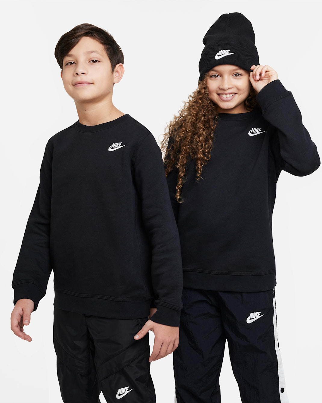 Nike Sportswear Club Fleece Big Kids' Sweatshirt - Black/White