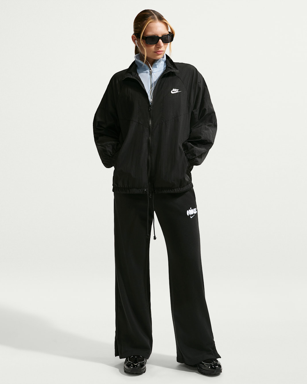 Nike Sportswear Women's Mid-Rise Fleece Trousers - Black