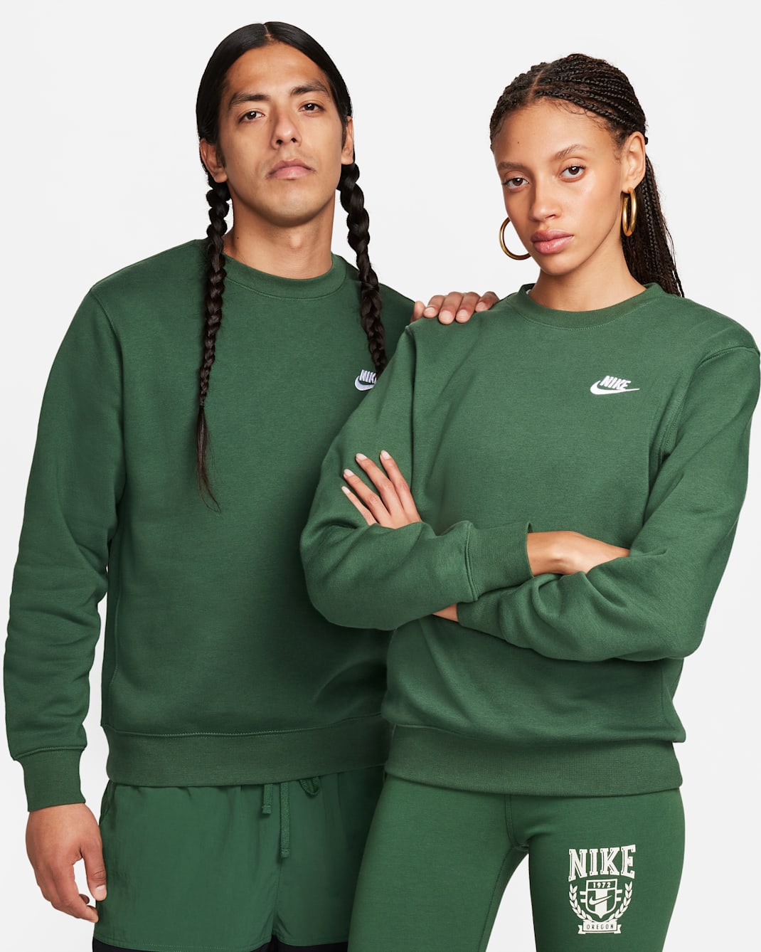 Nike Sportswear Club Fleece Herren-Rundhalsshirt - Fir/Weiß