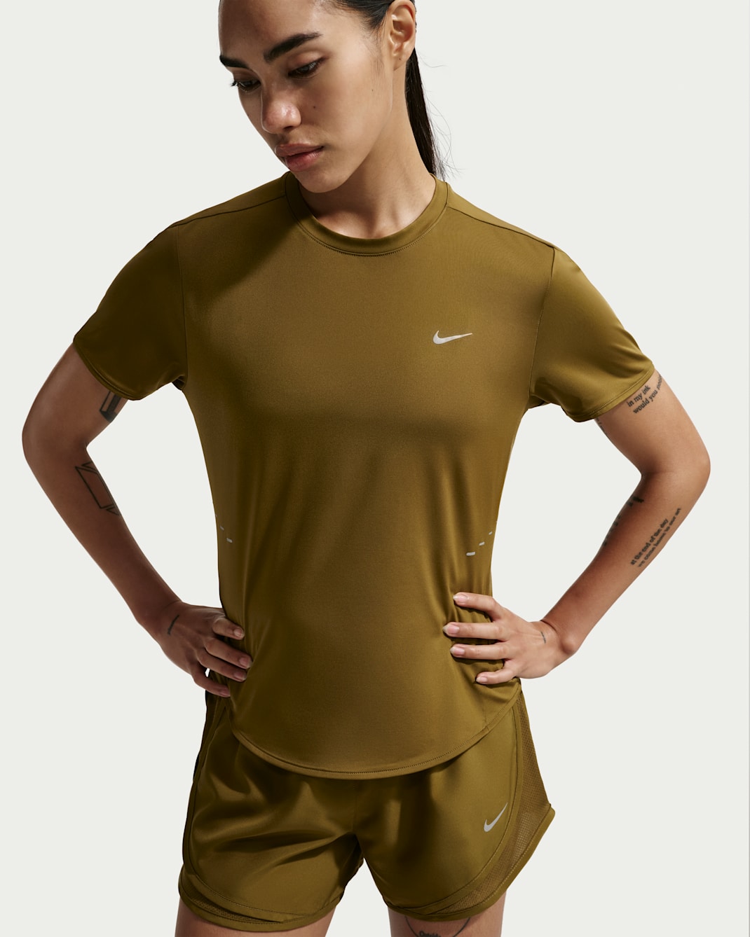 Camisola de running de manga curta Dri-FIT Nike Swift para mulher - Olive Flak