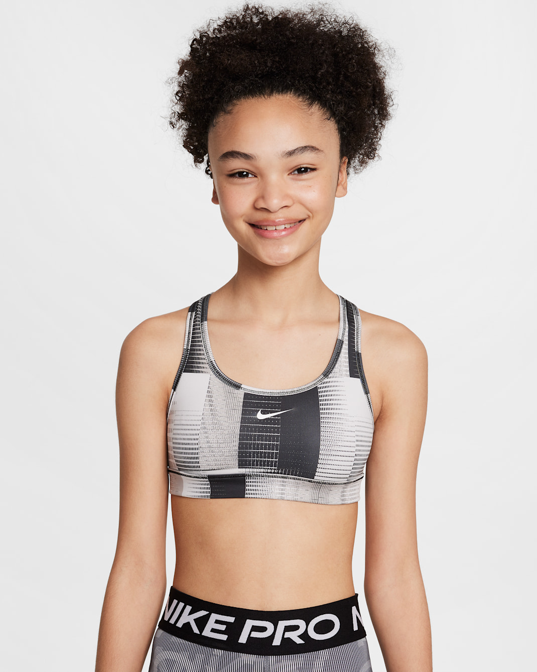 Bra deportivo Dri-FIT reversible para niña talla grande Nike Pro - Negro/Blanco