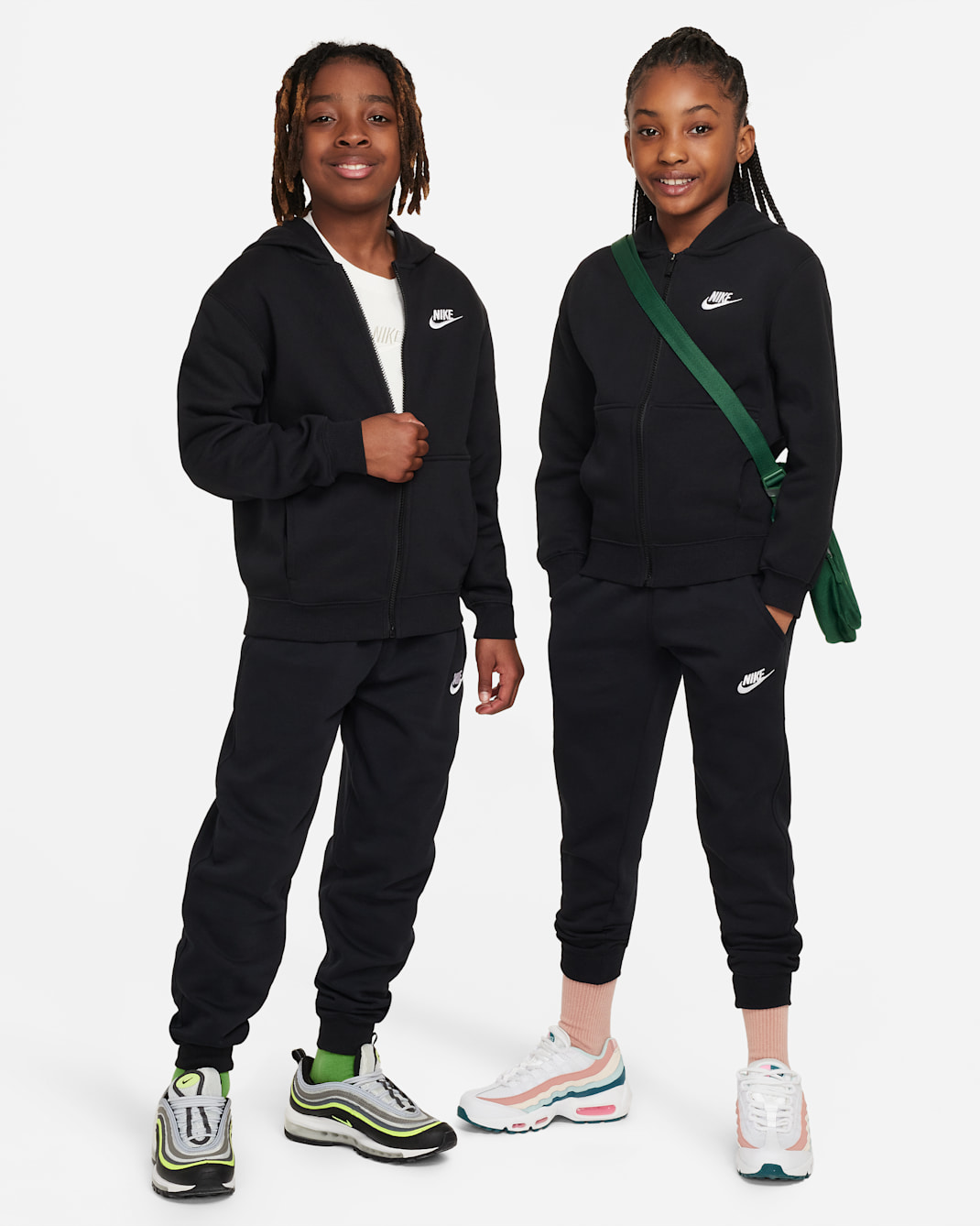 Nike Sportswear Club Fleece tréningruha nagyobb gyerekeknek - Fekete/Fehér